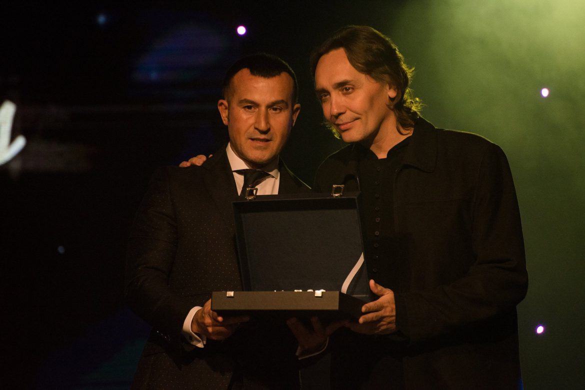 Richy Castellanos, Mejor Relaciones Publicas Internacional Luxury 2015 y Miembro de Honor