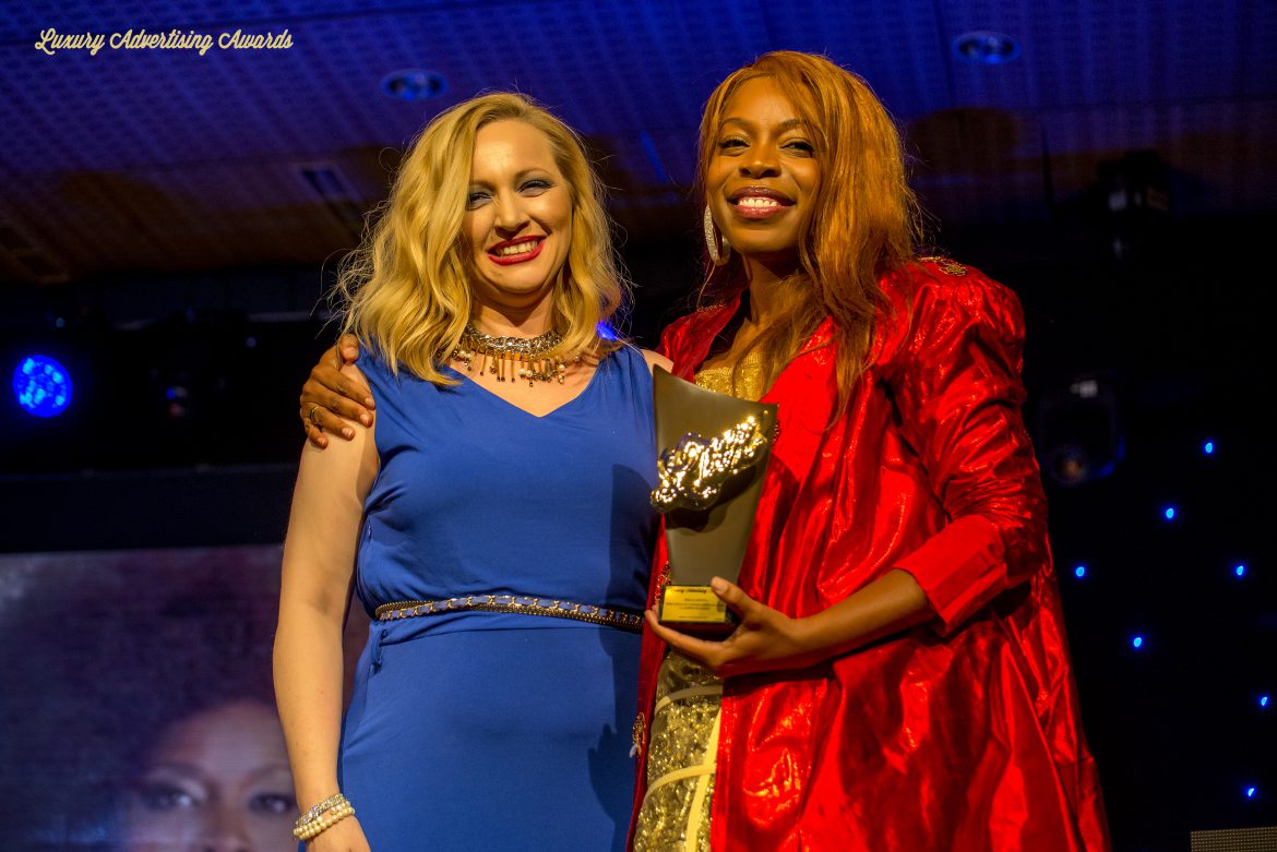 Yanela Brooks, Premio Especial de la Academia Española de la Radio a la Cantante más Elegante