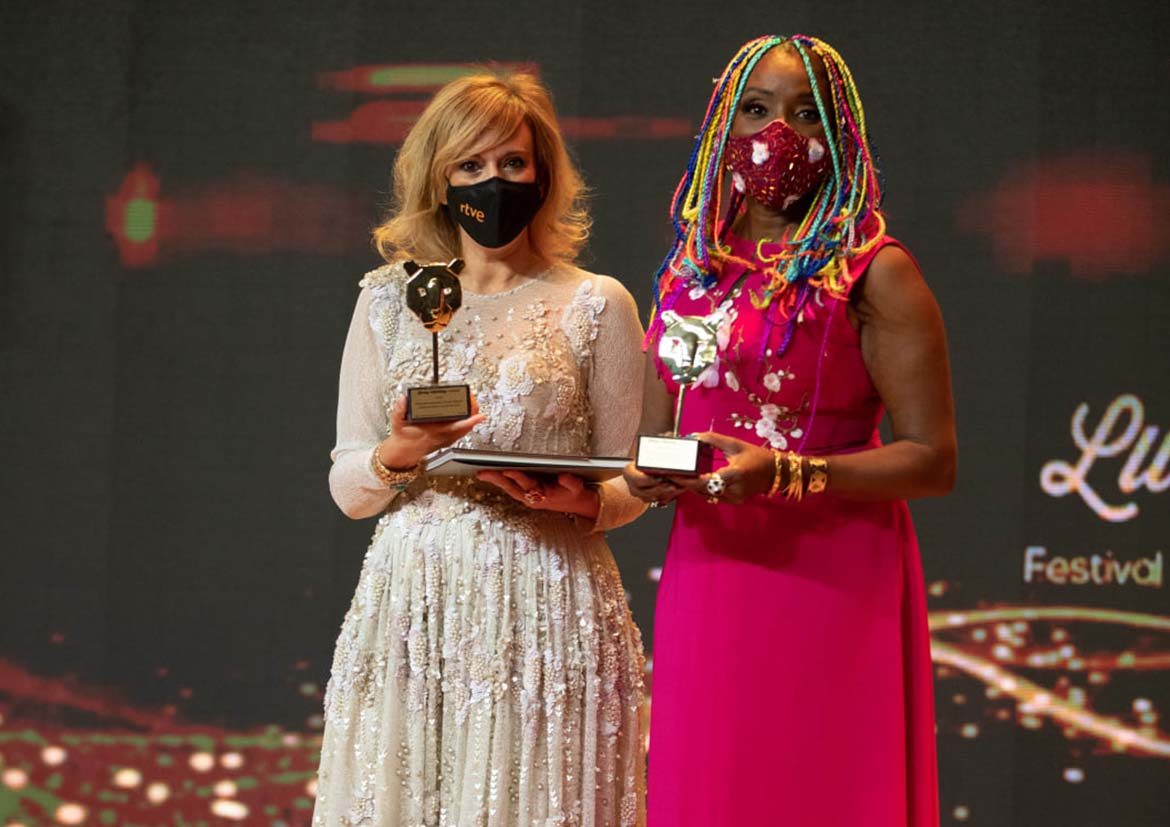 María Eizaguirre , Premio al Lujo de la Opinión en la Televisión por La Gran Consulta en RTVE